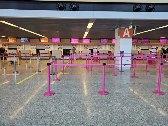 Ile kosztuje odprawa na lotnisku w Wizz Air? Uniknij wysokich opłat!
